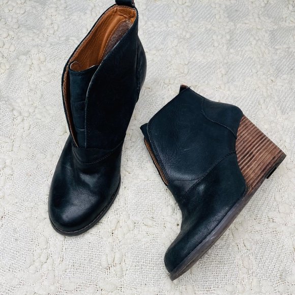 Lucky Brand Yinan Black Leather Platform Wedge Ankle Boot Size 9.5 - Picture 3 of 9